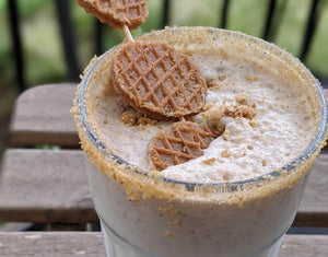 Milkshake with small stroopwafels